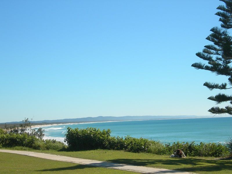 Unit 2/27 Cooloola Drive, Rainbow Beach QLD 4581