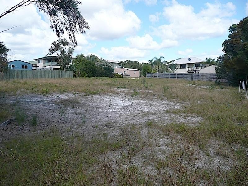 70 Bombala Crescent, Rainbow Beach QLD 4581