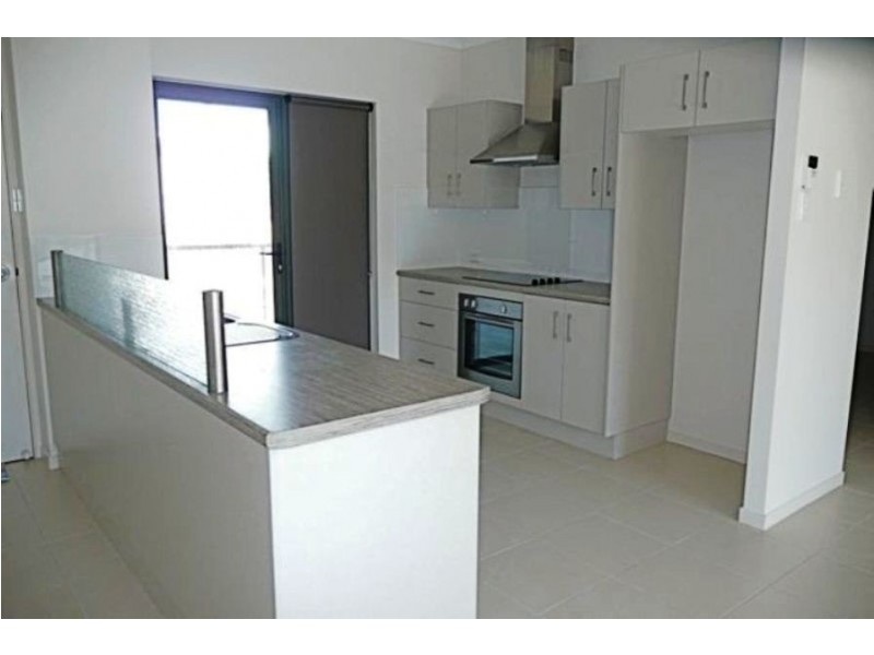 2/10 Carlo Road, Rainbow Beach QLD 4581