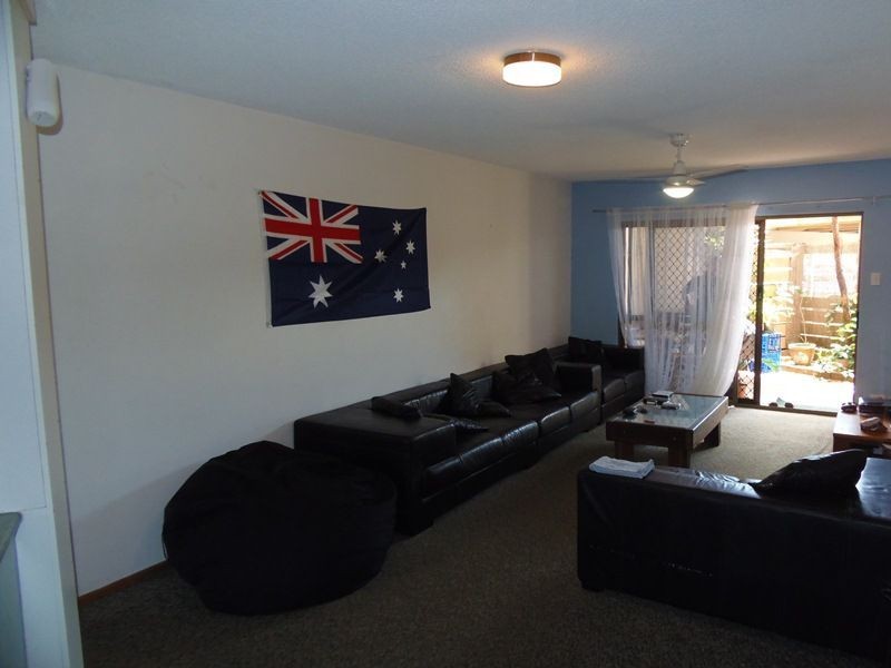 2/2 Cypress Avenue, Rainbow Beach QLD 4581