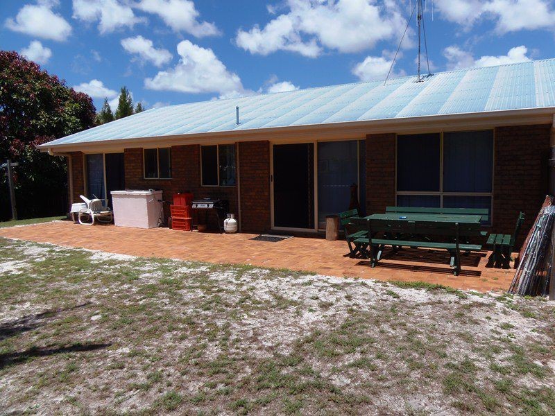6 Hakea Place, Rainbow Beach QLD 4581
