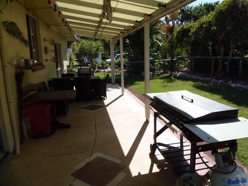 10 Larapinta Court, Rainbow Beach QLD 4581