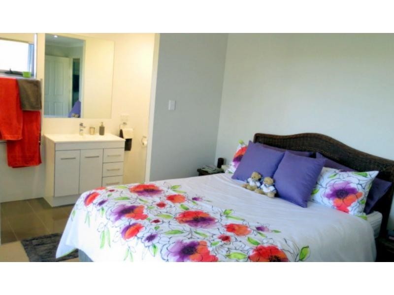 2/35 Manooka Drive, Rainbow Beach QLD 4581