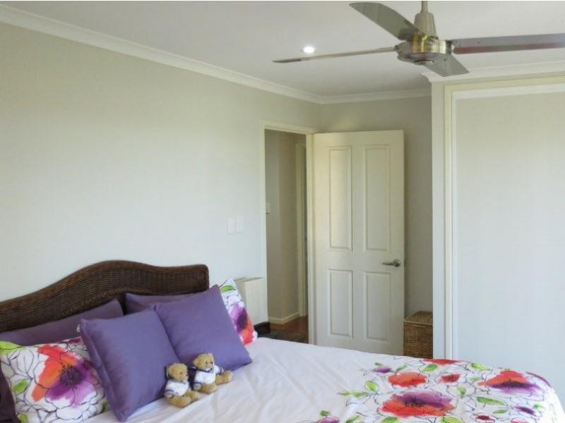 2/35 Manooka Drive, Rainbow Beach QLD 4581