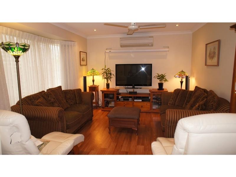 35 Canberra Avenue, Cooloola Cove QLD 4580