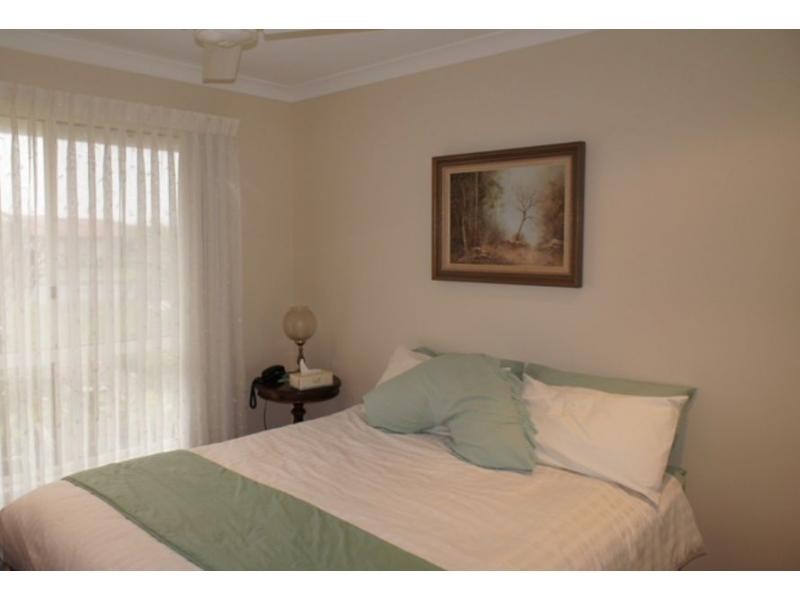 35 Canberra Avenue, Cooloola Cove QLD 4580