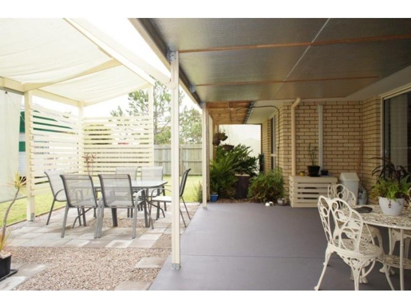 35 Canberra Avenue, Cooloola Cove QLD 4580