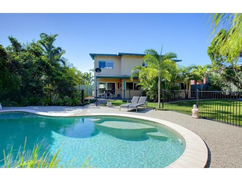 51 Bombala Crescent, Rainbow Beach QLD 4581