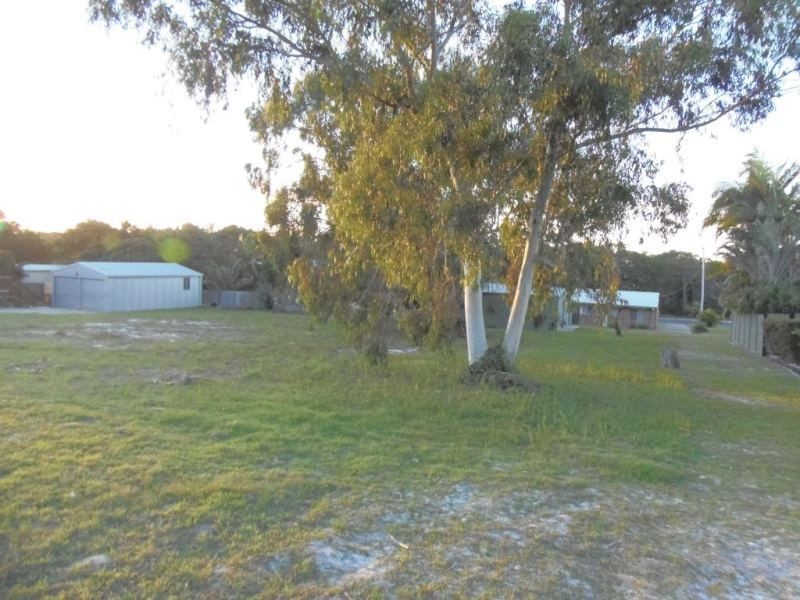 15 Manooka Drive, Rainbow Beach QLD 4581