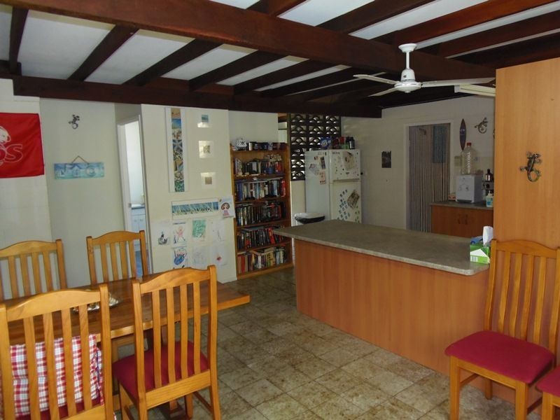 10 Larapinta Court, Rainbow Beach QLD 4581