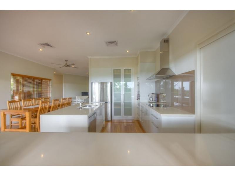 29 Bomburra Court, Rainbow Beach QLD 4581