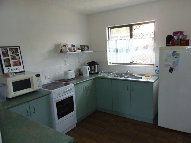 2/2 Cypress Avenue, Rainbow Beach QLD 4581