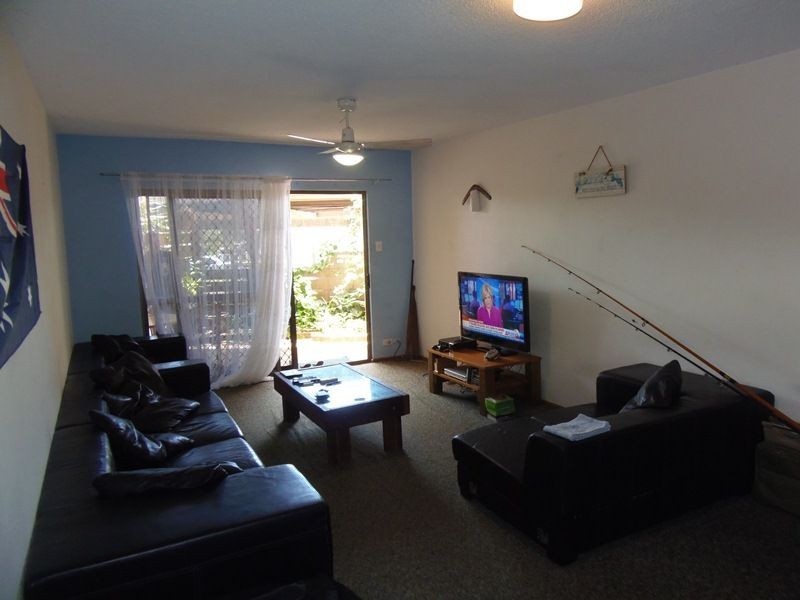 2/2 Cypress Avenue, Rainbow Beach QLD 4581