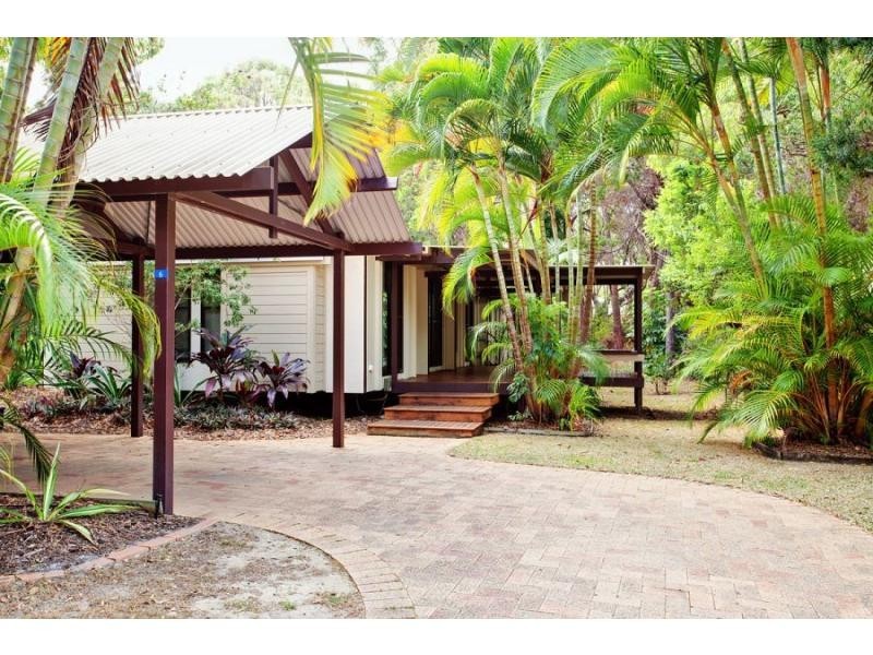 6 Orania Street, Rainbow Beach QLD 4581