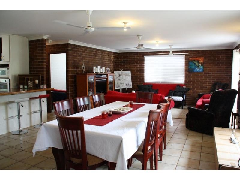 24 Rumbalara Avenue, Rainbow Beach QLD 4581