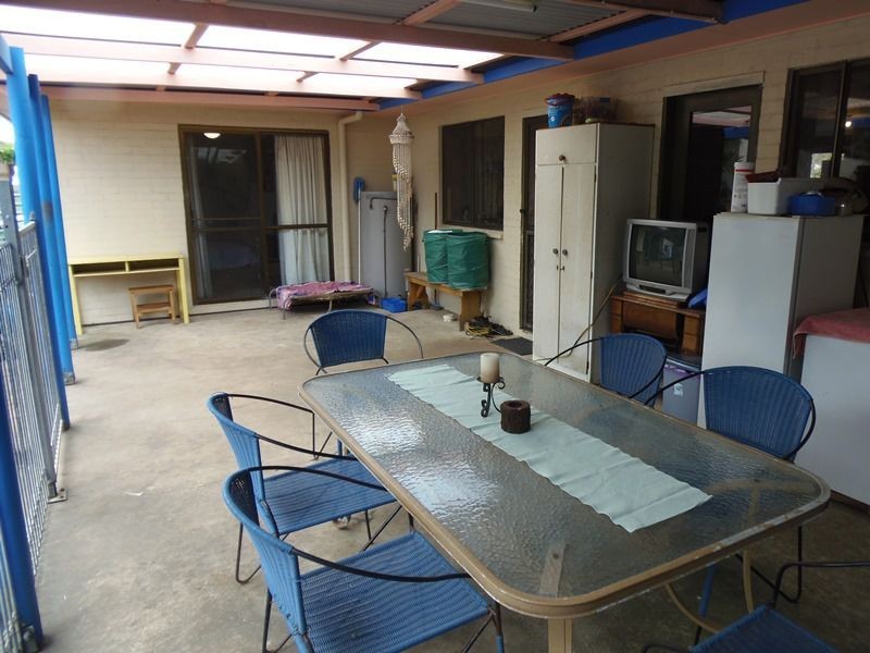 24 Rumbalara Avenue, Rainbow Beach QLD 4581