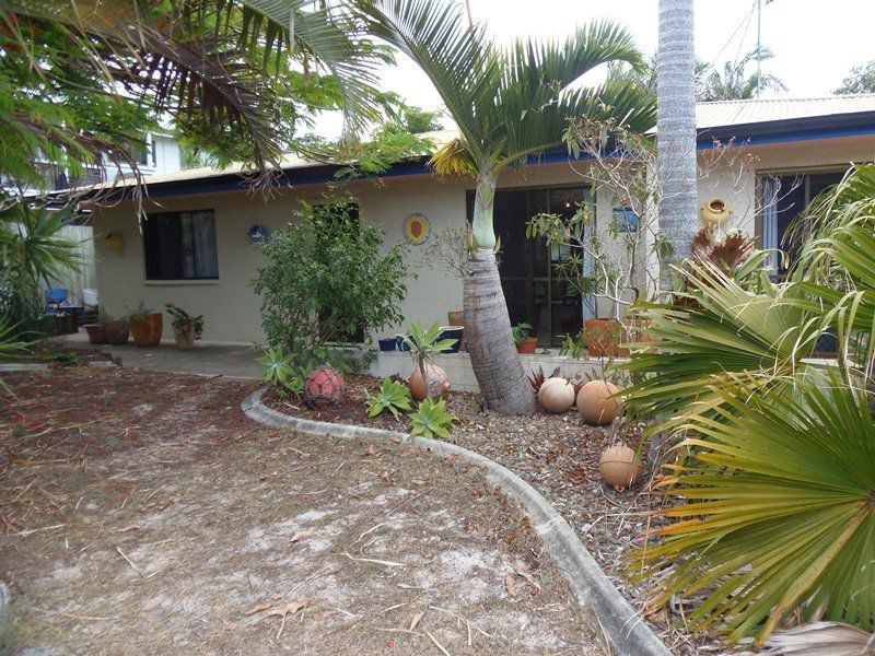 24 Rumbalara Avenue, Rainbow Beach QLD 4581