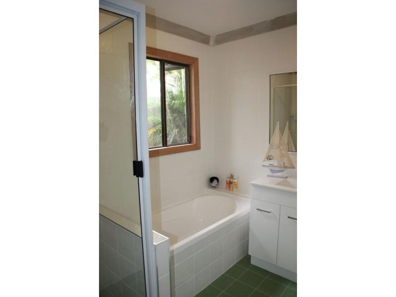 24 Rumbalara Avenue, Rainbow Beach QLD 4581