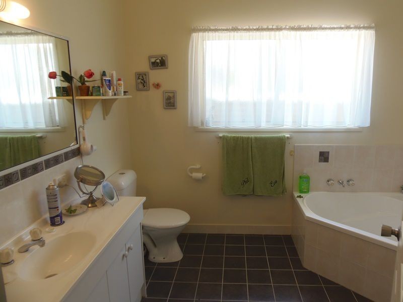 54 Bombala Crescent, Rainbow Beach QLD 4581