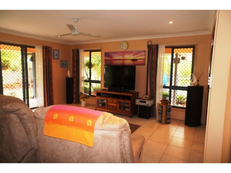 3 Hawk Court, Cooloola Cove QLD 4580