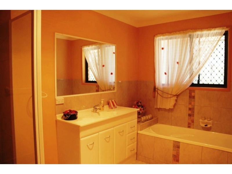 3 Hawk Court, Cooloola Cove QLD 4580