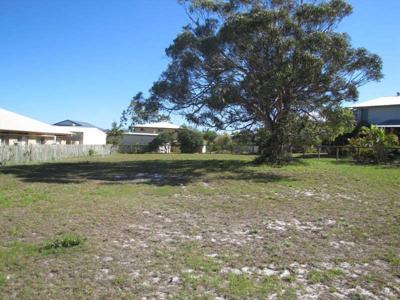 52 Bombala Crescent, Rainbow Beach QLD 4581
