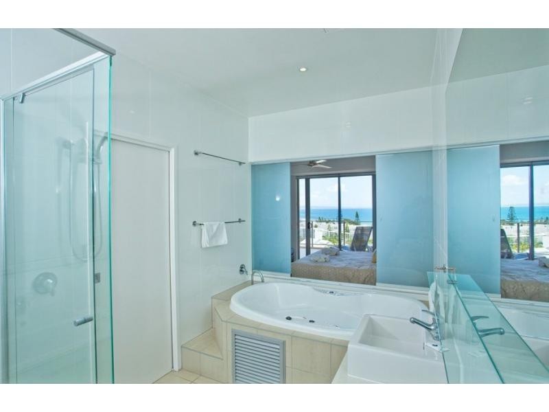 Unit 3/5 Ocean View Parade, Rainbow Beach QLD 4581