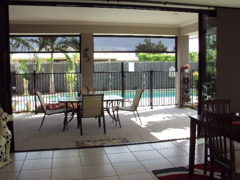 52 Creekside Esplanade, Cooloola Cove QLD 4580