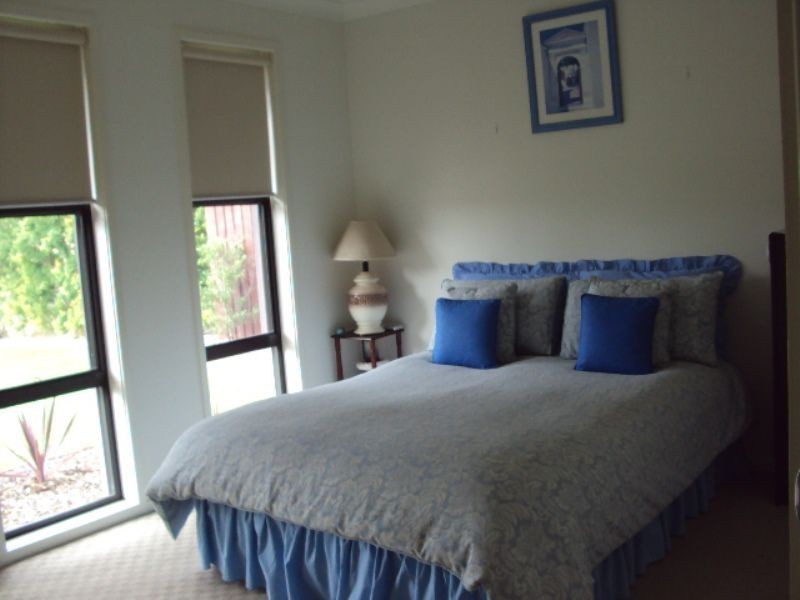 52 Creekside Esplanade, Cooloola Cove QLD 4580