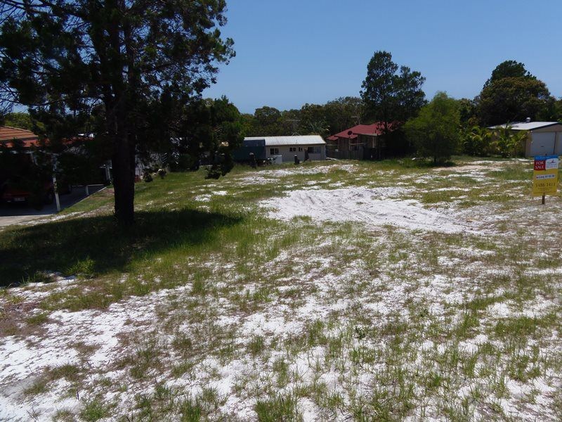 21 Manooka Drive, Rainbow Beach QLD 4581