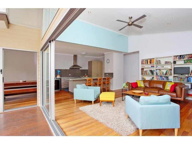 2/2 Coora Court, Rainbow Beach QLD 4581