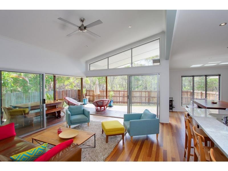 2/2 Coora Court, Rainbow Beach QLD 4581