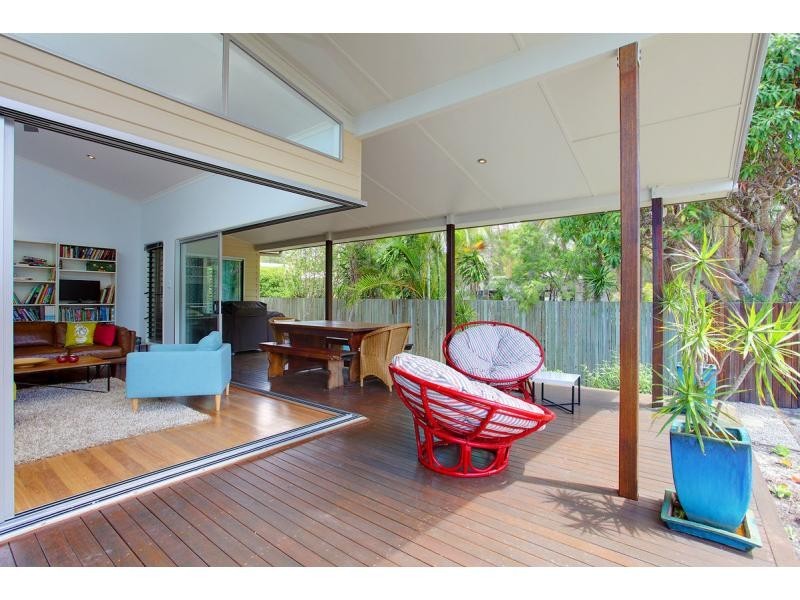 2/2 Coora Court, Rainbow Beach QLD 4581