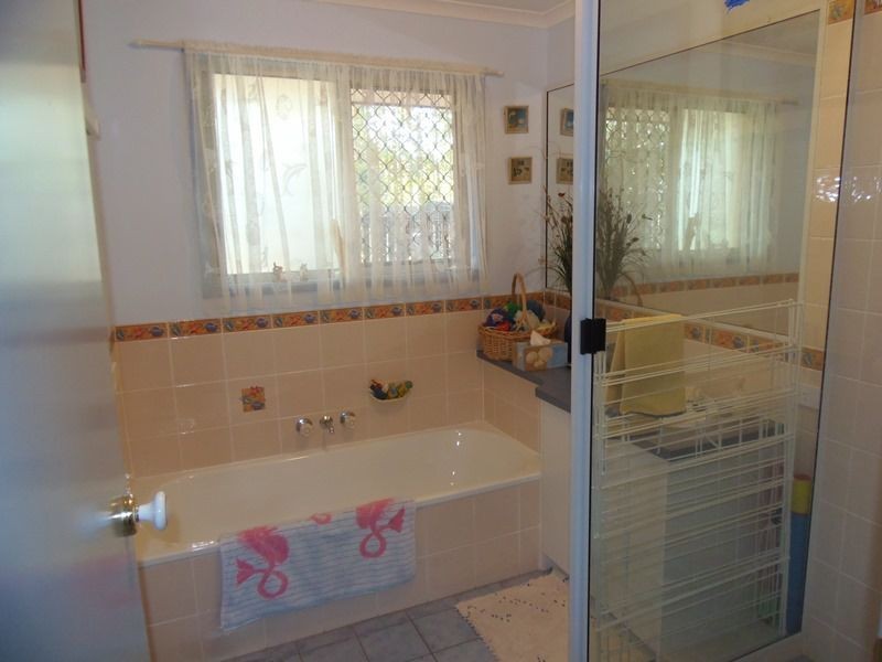 5 Hakea Place, Rainbow Beach QLD 4581