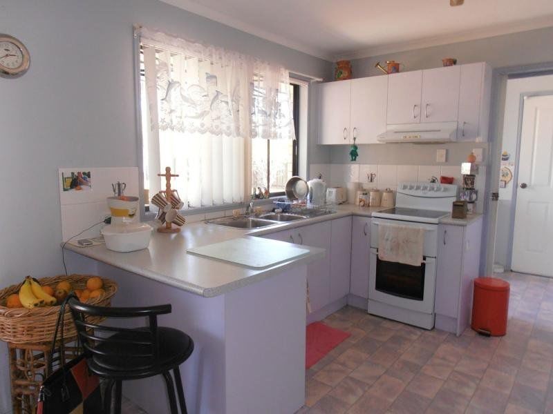 8 Canberra Avenue, Cooloola Cove QLD 4580