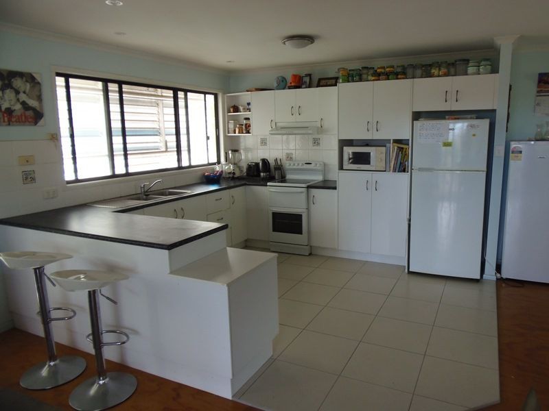 27 Bomburra Court, Rainbow Beach QLD 4581