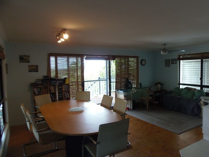 27 Bomburra Court, Rainbow Beach QLD 4581