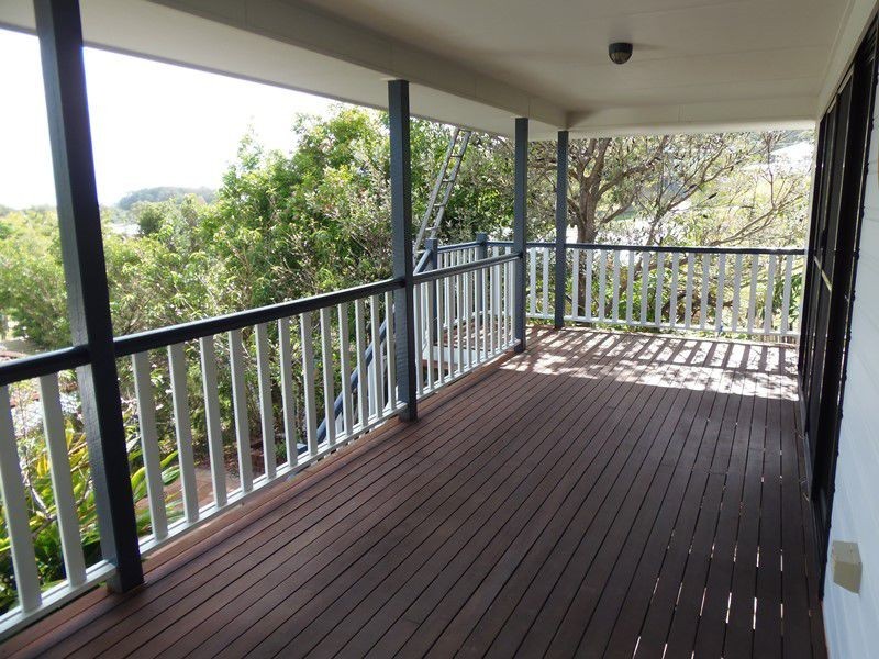 27 Bomburra Court, Rainbow Beach QLD 4581