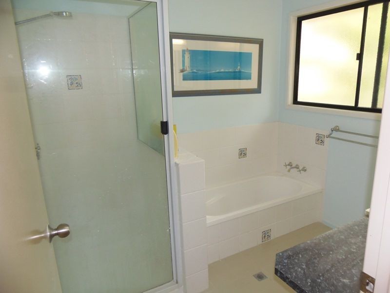 27 Bomburra Court, Rainbow Beach QLD 4581