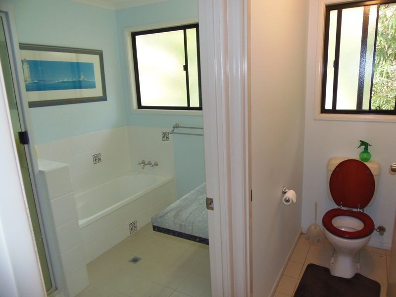 27 Bomburra Court, Rainbow Beach QLD 4581