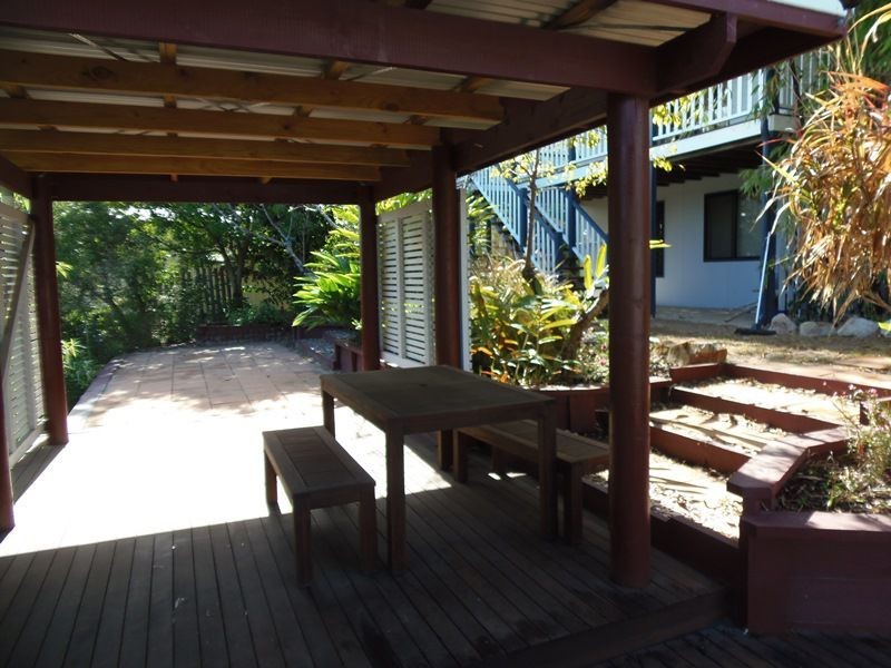 27 Bomburra Court, Rainbow Beach QLD 4581