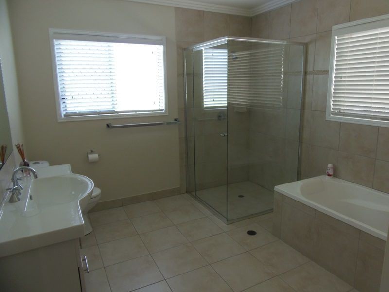 6 Renown Court, Cooloola Cove QLD 4580