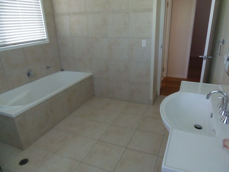 6 Renown Court, Cooloola Cove QLD 4580