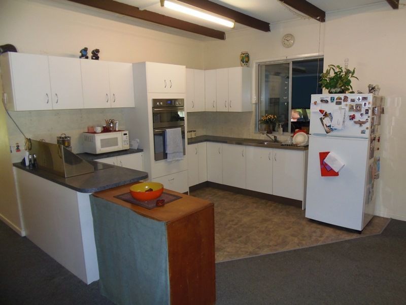 22 Rumbalara Avenue, Rainbow Beach QLD 4581