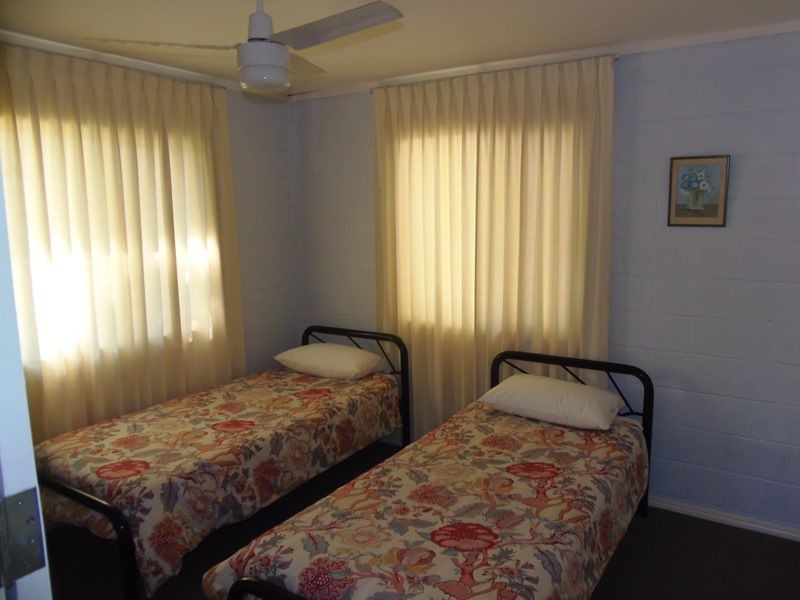 1 and 2/2 Larapinta Court, Rainbow Beach QLD 4581