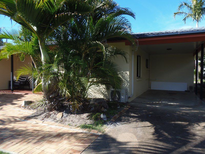 1 and 2/2 Larapinta Court, Rainbow Beach QLD 4581