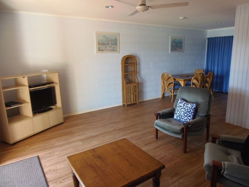 1 and 2/2 Larapinta Court, Rainbow Beach QLD 4581