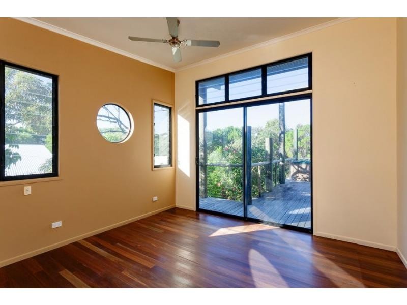 25 Naiad Court, Rainbow Beach QLD 4581