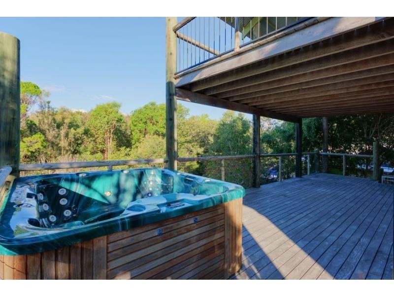 25 Naiad Court, Rainbow Beach QLD 4581
