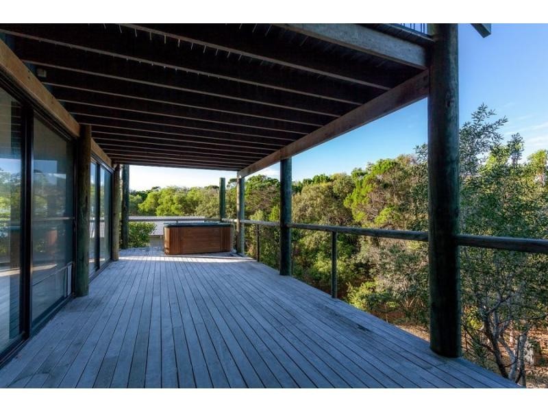 25 Naiad Court, Rainbow Beach QLD 4581